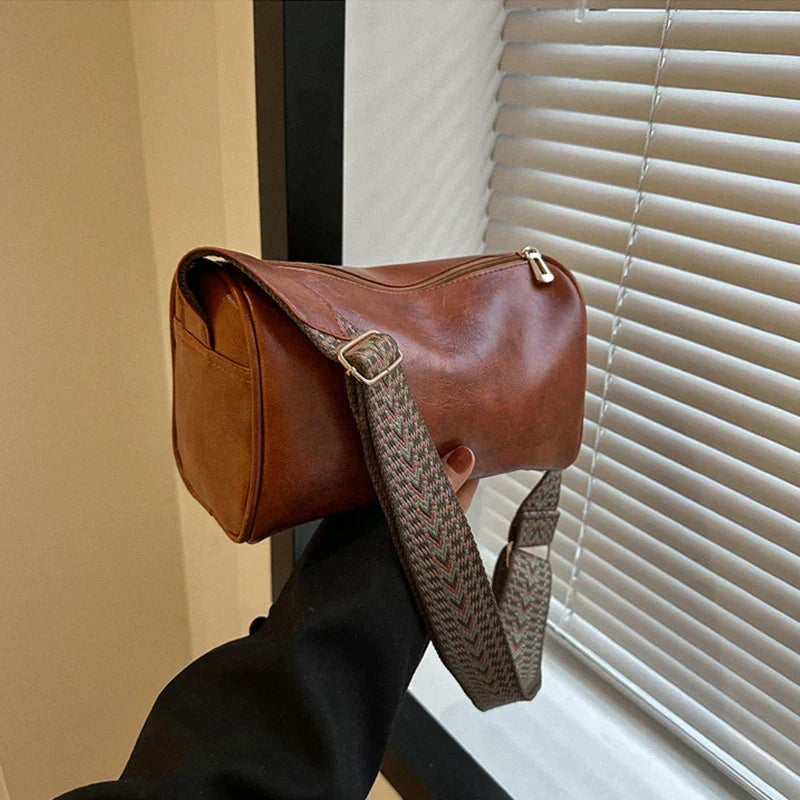 Maeve | Chic Shoulder Bag with Contemporary Strap