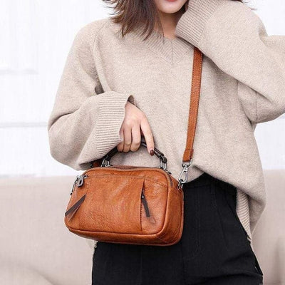 Daisy | Compact and Versatile Bag in Golden Cognac Hue